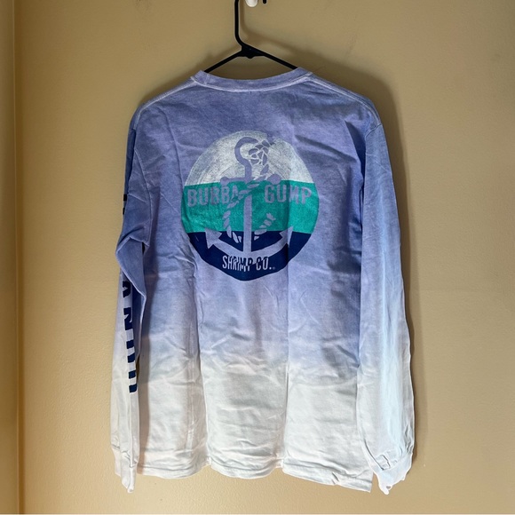 ⚪️GILDAN: Women’s size M, blue/white ombre, Bubba Gump Shrimp long sleeve shirt. - Picture 9 of 10